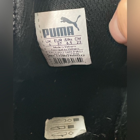 Puma Vikky Platform Women Velvet Sneakers - Picture 5 of 5